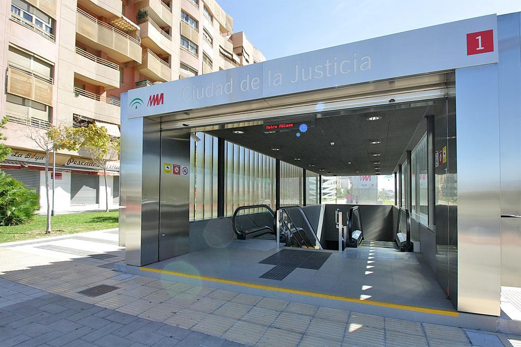 Апартаменти Iloftmalaga Ciudad De La Justicia Номер фото